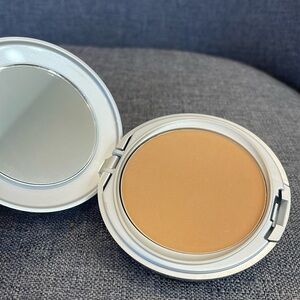 Oil Free & Fragrance Free Pressed Powder “Matte Honey”